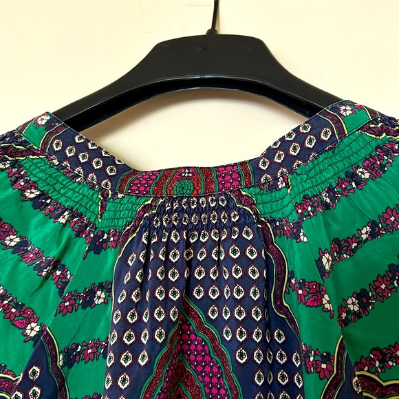Women’s Ya Da colorful and fun lightweight 100% silk blouse. - Picture 8 of 8